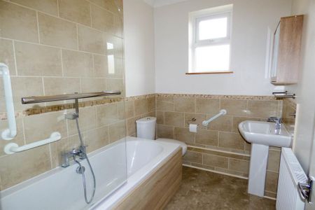2 bedroom terraced house to rent - Photo 5