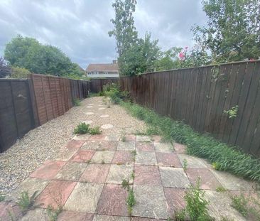 3 bedroom semi-detached house to rent - Photo 6