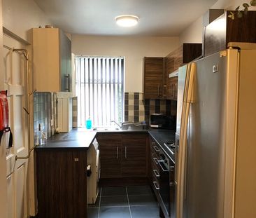 Room in a Shared House, Queens Road, S2 - Photo 6