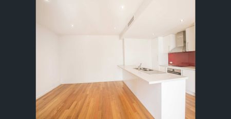 2 bedroom in Moonee Ponds - Photo 3