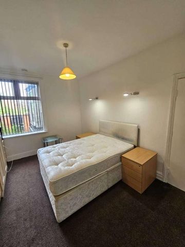 Manchester Road, Pendlebury, M27 - Photo 3