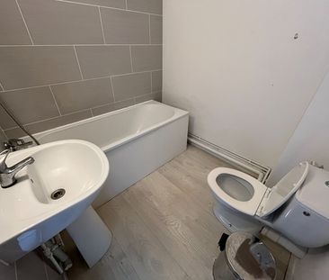 Location Appartement 1 pièce 27m² LILLE 59000 - Photo 3