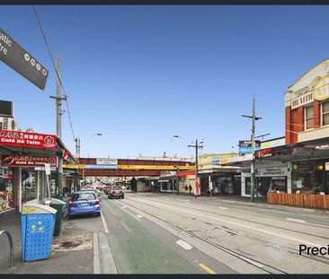 1 Bedroom Furnished Apartment - Photo 6