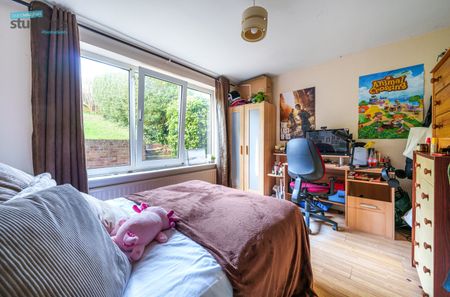 4 bedroom semi-detached house to rent - Photo 2