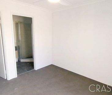 Near New 3x2 Villa in Armadale! - Photo 4