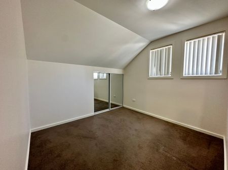 Modern Two Bedroom Townhouse - Photo 3