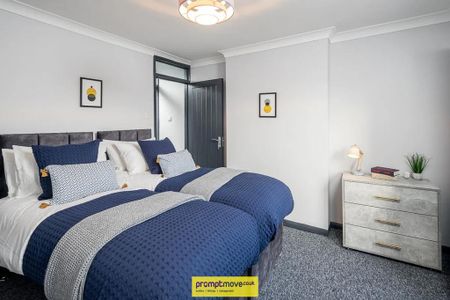4 bedroom end of terrace house to rent - Photo 3