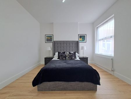 3 Bed Flat, Eagle Road, HA0 - Photo 5