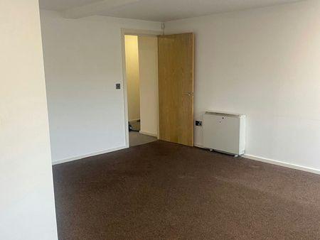 Flat to rent on - Photo 5