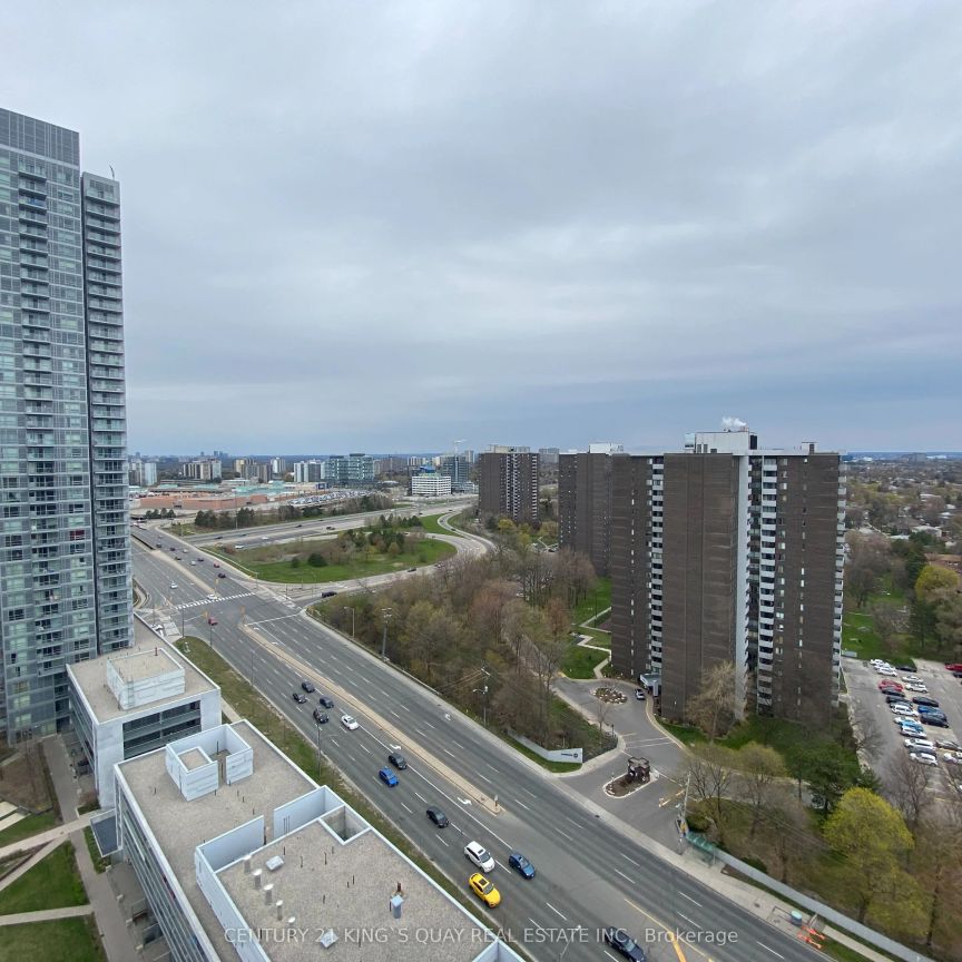 30 Heron's Hill Way #2004 - Photo 1