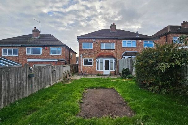 Lechlade Road - Photo 1