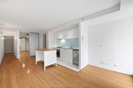 Amazing Apartment in the Hub of Hawthorn - Photo 2