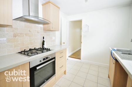 2 bedroom terraced house to rent - Photo 2