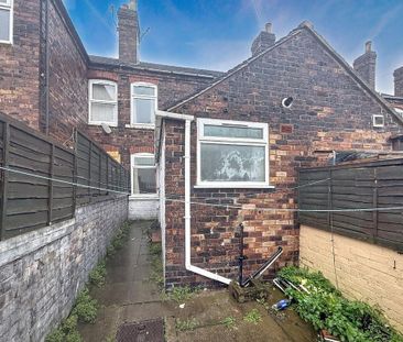 2 bedroom terraced house to rent - Photo 2