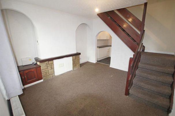 2 bedroom terraced house to rent - Photo 1
