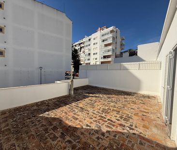 Moradia Renovada Duplex T3 bem localizada perto do hospital de Faro. - Photo 3