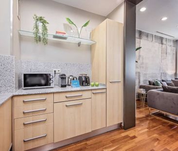 Ronda de la Universitat, Barcelona, Catalonia 08007 - Photo 5