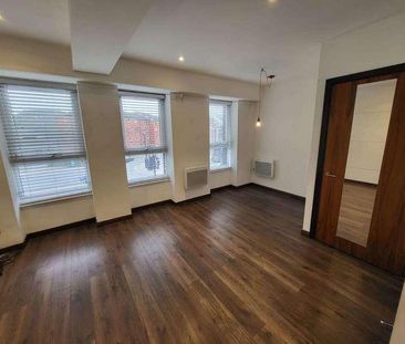 Park Crescent, LU1 - Photo 2