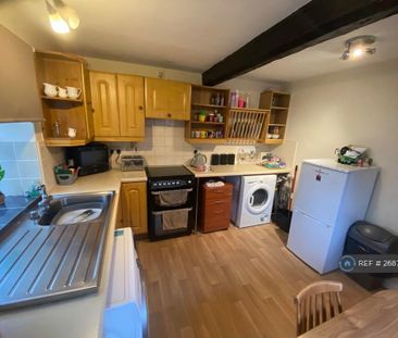 2 bedroom semi-detached house to rent - Photo 3