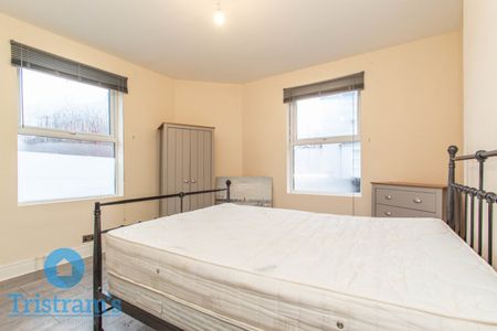 4 bed Semi-Detached House for Rent - Photo 4