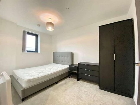 Downtown, Woden Street, Salford, M5 - Photo 2