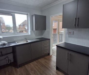 2 bedroom semi-detached house to rent - Photo 2