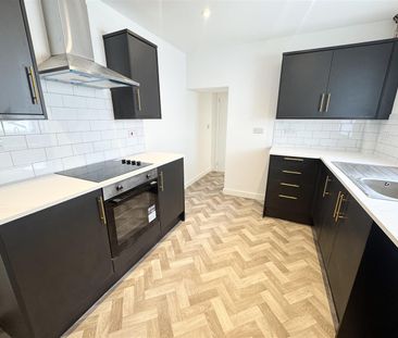 House - Terraced For Rent Avondale Road, Pentre - Photo 5