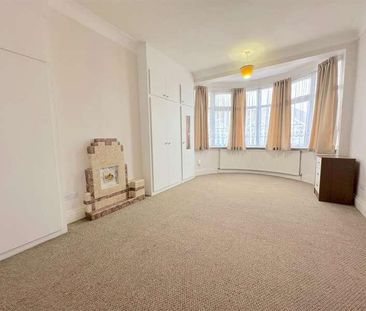 Madeira Road, London, N13 - Photo 3