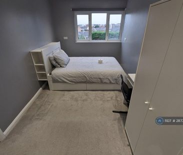 1 bedroom in a house share to rent - Photo 4