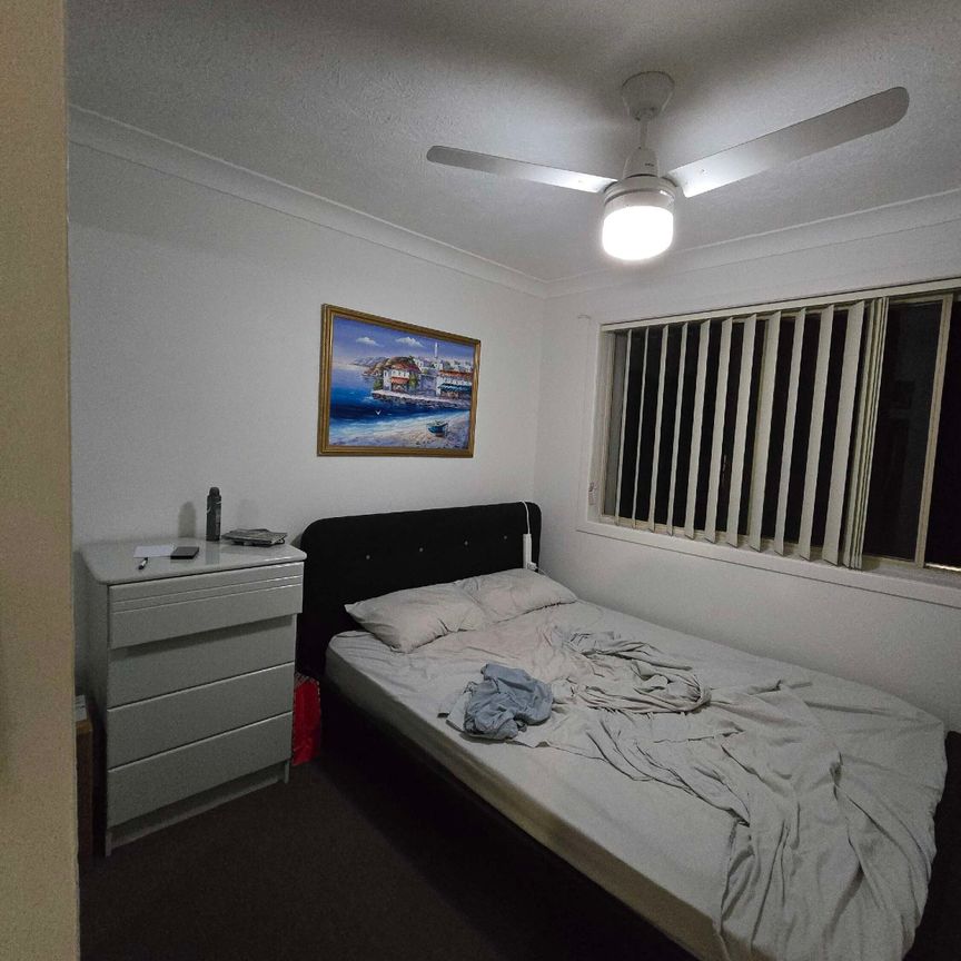 Surfers Paradise - Photo 1