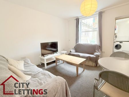 5 Bedroom Town House - Photo 2