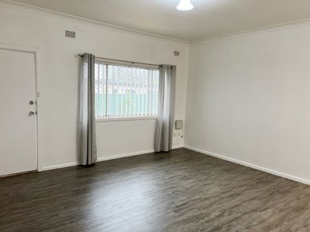 Tidy 2Bed Unit - Photo 4
