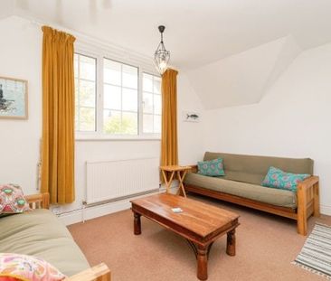 Norwich Road, NR27 0AZ - Photo 2