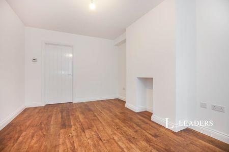 3 bedroom terraced to rent Wallis Road, Kettering, NN15 6NY - Photo 2