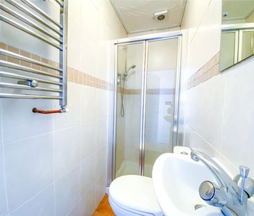 6 bedroom semi-detached house to rent - Photo 4