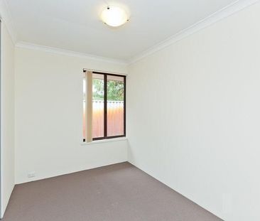 GREAT FAMILY HOME - Photo 6