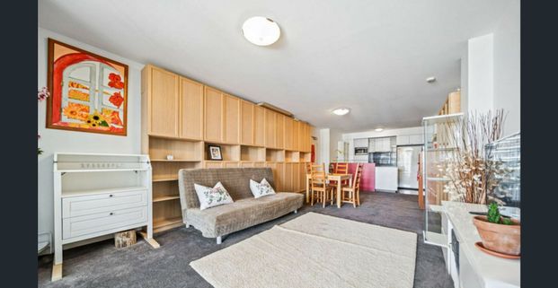 Welcome to this beautiful and spacious apartment - Photo 1