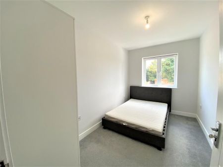 5 bedroom semi-detached house to rent - Photo 5