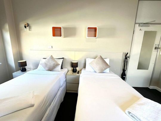 Across the road from Sydney University - Photo 1