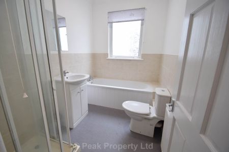 LARGE FIRST FLOOR ROOM IN A HOUSE SHARE - SOUTHCHURCH VILLAGE - Windermere Road, Room 6 - Photo 5