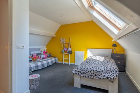 Ruime gezinswoning met 4 slaapkamers en garage te Vosselaar. - Photo 2