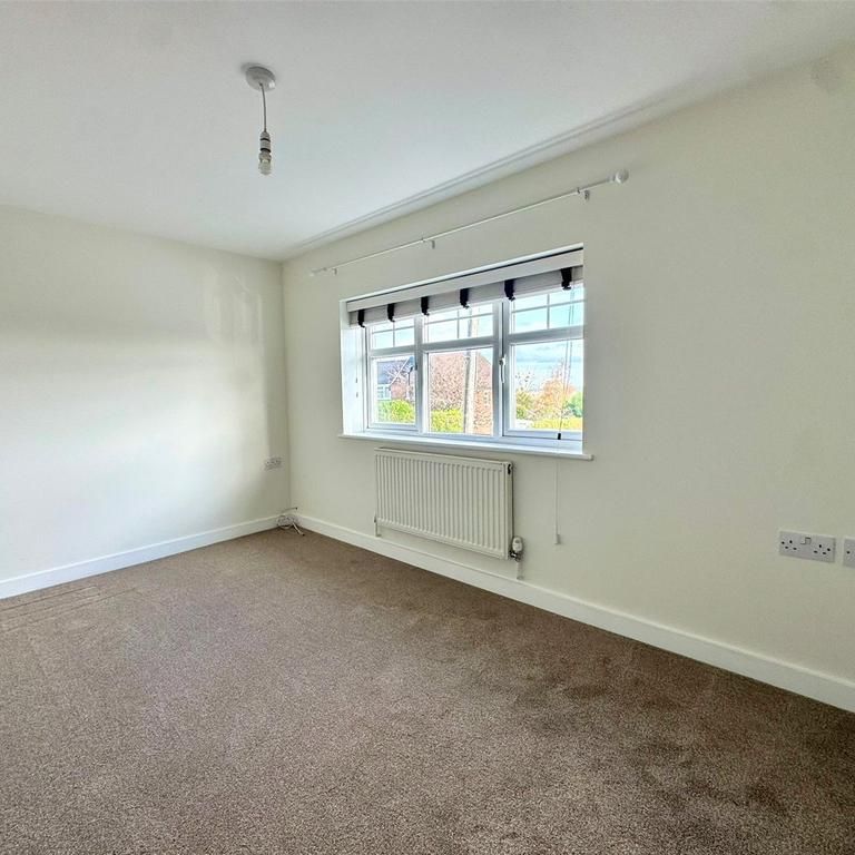 2 bedroom end of terrace house to rent - Photo 1