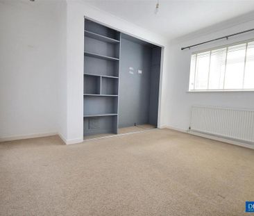 4 bedroom end of terrace house to rent - Photo 5