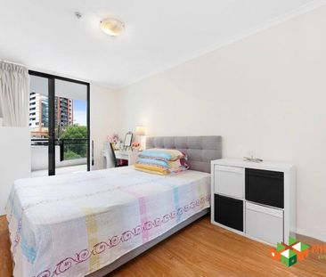 Luxury Living Elevated ! - Photo 2