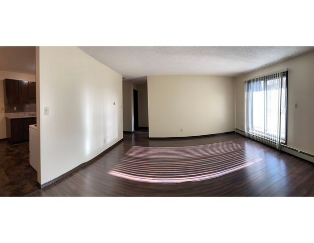 AS LOW as $900/mo Move-In Special 1 BDRM ~ 1& 2 Bedroom Suites Available, AFFORDABLE, CLEAN & Conveniently LOCATED* | 5304-54 Avenue, Cold Lake - Photo 1