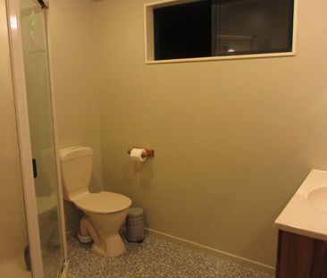 Easy Living on the Hill - 4 Bedrooms in Cashmere - Photo 6