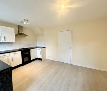 3 Bedroom End Terrace To Let - Photo 1