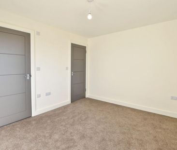 3 bedroom House To Let - Photo 4