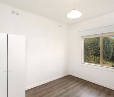 EASY ACCESS TO THE CITY - 6 MONTH LEASE - Photo 3