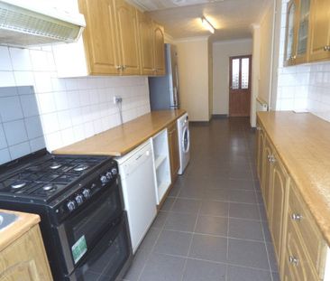 3 bedroom terraced house to rent - Photo 5